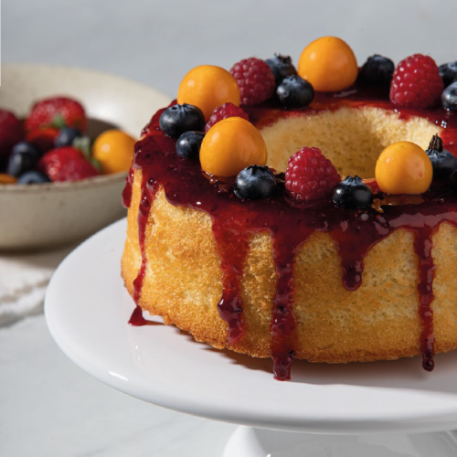 Bolo_de_Castanha_do_Par_Lim_o_e_Frutas_Vermelhas_1_